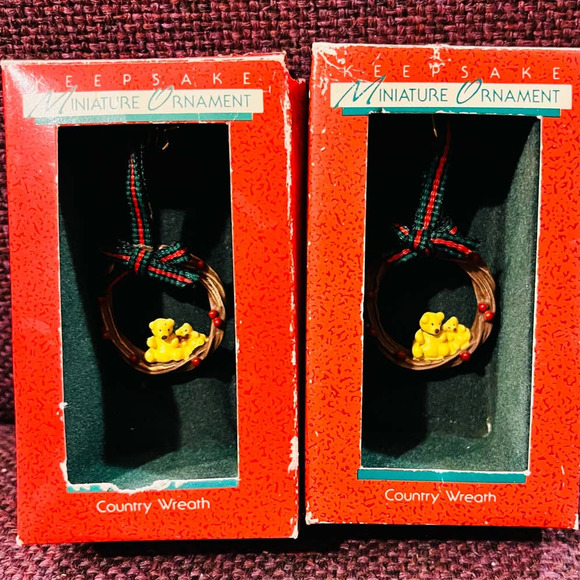 Vintage Hallmark Christmas Miniature Country Wreath 1988 - Picture 2 of 4